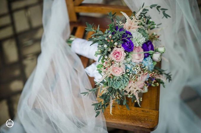 Bridal Bouquets by Natural Art Flowers and Decors - 004 Bridal Bouquets by Natural Art Flowers and Decors - 004