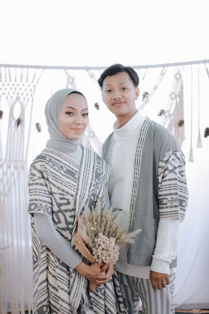 ENGAGEMENT MOMENT - JUNI & REYHAN by Esper Photography - 003 ENGAGEMENT MOMENT - JUNI & REYHAN by Esper Photography - 003