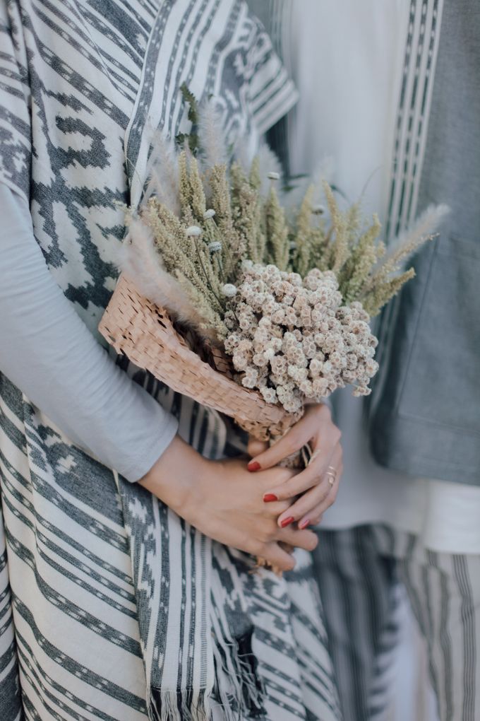 ENGAGEMENT MOMENT - JUNI & REYHAN by Esper Photography - 022 ENGAGEMENT MOMENT - JUNI & REYHAN by Esper Photography - 022