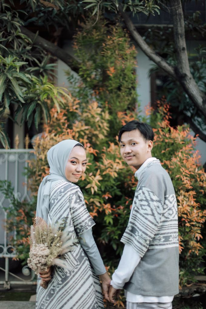 ENGAGEMENT MOMENT - JUNI & REYHAN by Esper Photography - 023 ENGAGEMENT MOMENT - JUNI & REYHAN by Esper Photography - 023