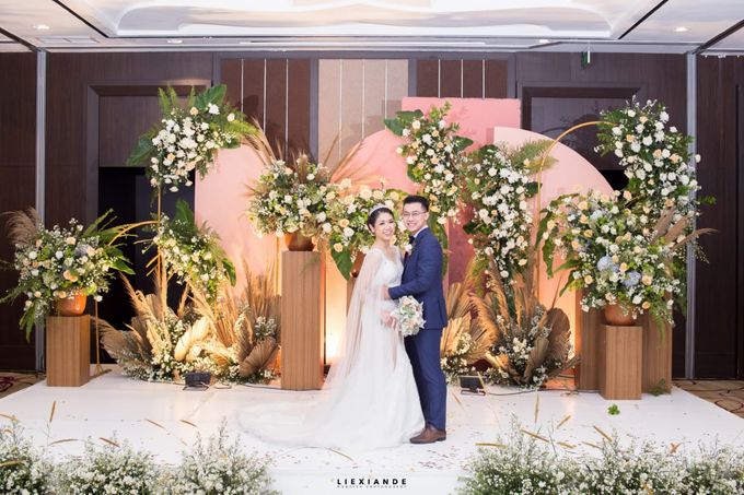 Sisca & Zaldy Wedding at Crowne Plaza by Nodi Rahadian - 002