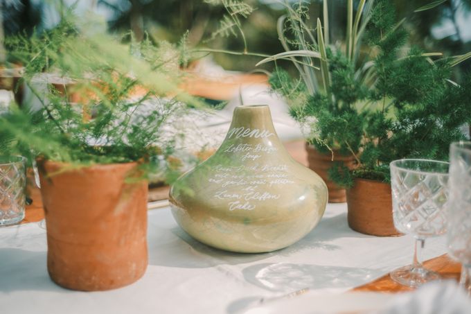 Pernikahan dengan tema ramah lingkungan, dengan keluarga dan teman dekat ditambah dengan dekorasi yang selaras dengan alam membuat pernikahan ini spec by AVAVI BALI WEDDINGS - 016 Pernikahan dengan tema ramah lingkungan, dengan keluarga dan teman dekat ditambah dengan dekorasi yang selaras dengan alam membuat pernikahan ini spec by AVAVI BALI WEDDINGS - 016
