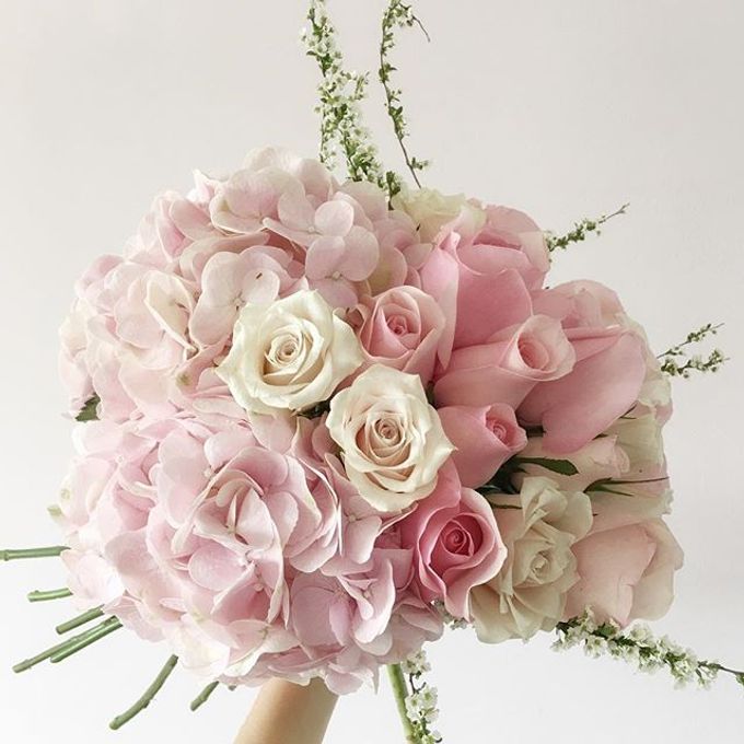 Bridal Hand Bouquet by Petite Fleur SG - 027 Bridal Hand Bouquet by Petite Fleur SG - 027