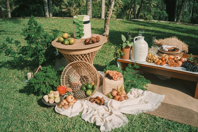 Pernikahan dengan tema ramah lingkungan, dengan keluarga dan teman dekat ditambah dengan dekorasi yang selaras dengan alam membuat pernikahan ini spec by AVAVI BALI WEDDINGS - 012 Pernikahan dengan tema ramah lingkungan, dengan keluarga dan teman dekat ditambah dengan dekorasi yang selaras dengan alam membuat pernikahan ini spec by AVAVI BALI WEDDINGS - 012