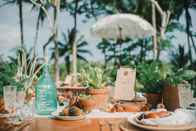 Pernikahan dengan tema ramah lingkungan, dengan keluarga dan teman dekat ditambah dengan dekorasi yang selaras dengan alam membuat pernikahan ini spec by AVAVI BALI WEDDINGS - 010 Pernikahan dengan tema ramah lingkungan, dengan keluarga dan teman dekat ditambah dengan dekorasi yang selaras dengan alam membuat pernikahan ini spec by AVAVI BALI WEDDINGS - 010