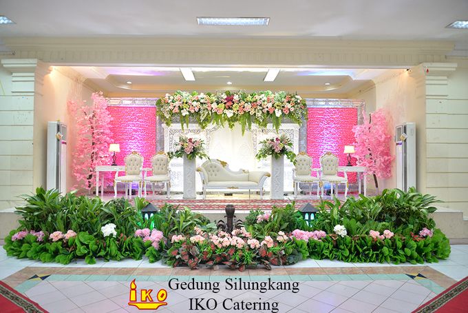 Dekorasi Pelaminan by IKO Catering Service dan Paket Pernikahan - 028 Dekorasi Pelaminan by IKO Catering Service dan Paket Pernikahan - 028