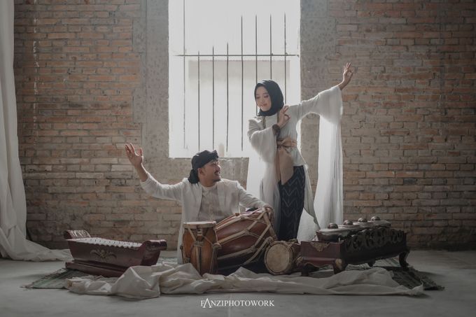Prewedding TEBE & RIRIN Fanziphotowork X upiedam by CORELLIA INVITATION - 001 Prewedding TEBE & RIRIN Fanziphotowork X upiedam by CORELLIA INVITATION - 001