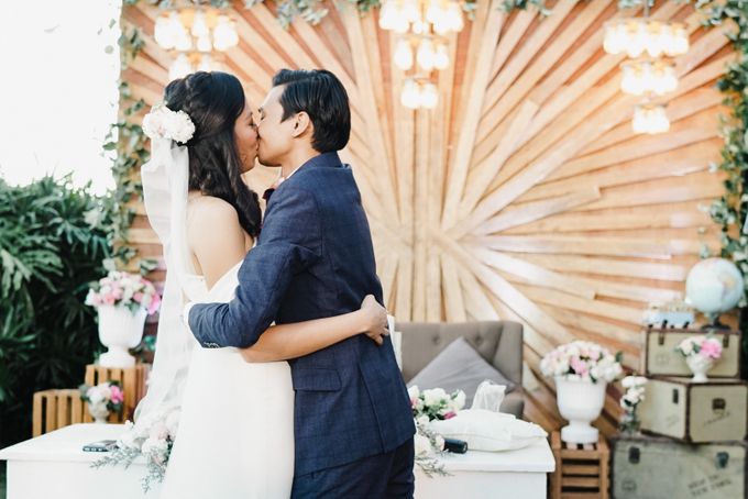 A Travel Themed Wedding of Arid & Lia by Peach Frost Studio - 039 A Travel Themed Wedding of Arid & Lia by Peach Frost Studio - 039