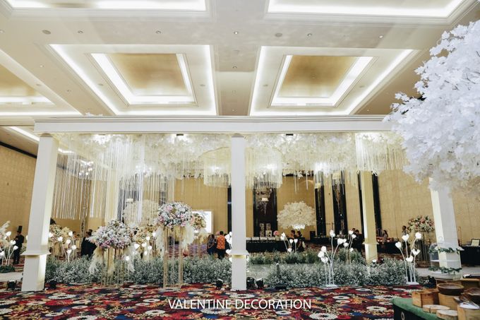 Ary & Dita  Wedding Decoration at Trans Convention Center by MY MUSE BY YOFI - 017