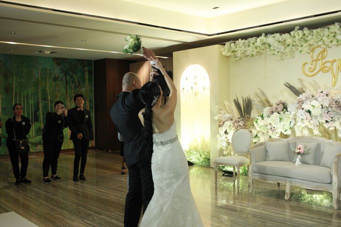 MC Wedding Intimate OnFive Grand Hyatt Jakarta - Anthony Stevven by Anthony Stevven - 013 MC Wedding Intimate OnFive Grand Hyatt Jakarta - Anthony Stevven by Anthony Stevven - 013