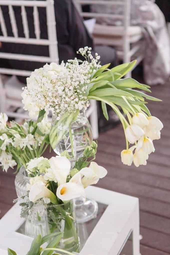 Simplicity in White at Alila Seminyak by Flora Botanica Designs - 006 Simplicity in White at Alila Seminyak by Flora Botanica Designs - 006