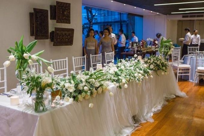 Simplicity in White at Alila Seminyak by Flora Botanica Designs - 020 Simplicity in White at Alila Seminyak by Flora Botanica Designs - 020