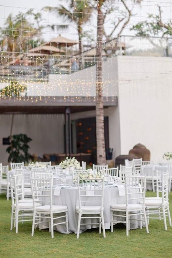 Simplicity in White at Alila Seminyak by Flora Botanica Designs - 008 Simplicity in White at Alila Seminyak by Flora Botanica Designs - 008