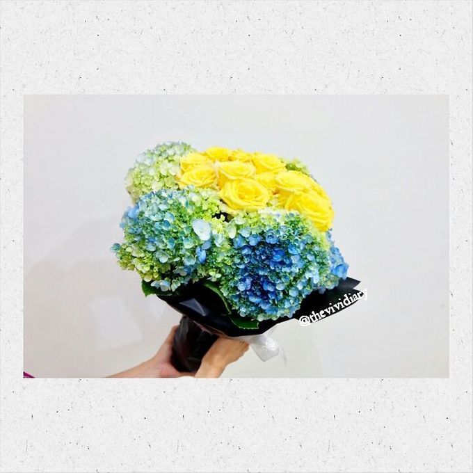 Flower Bouquet by The Vividiary Florist - 005 Flower Bouquet by The Vividiary Florist - 005