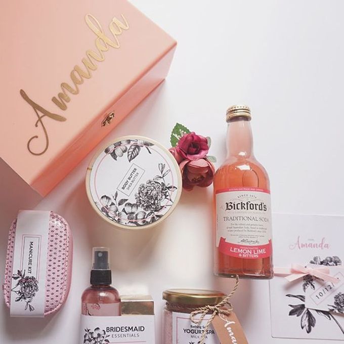 Brand new bridesmaid box by Gift box - 001 Brand new bridesmaid box by Gift box - 001