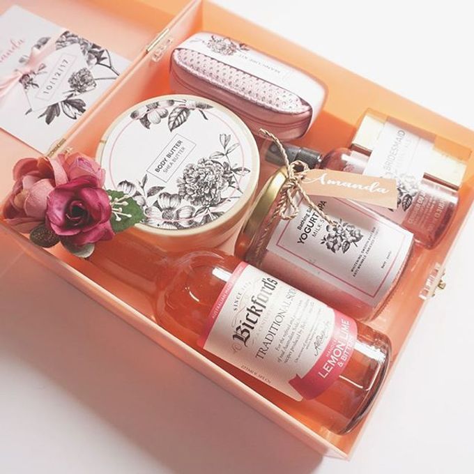 Brand new bridesmaid box by Gift box - 006 Brand new bridesmaid box by Gift box - 006