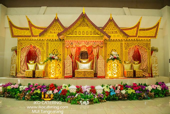 Dekorasi Pelaminan by IKO Catering Service dan Paket Pernikahan - 008 Dekorasi Pelaminan by IKO Catering Service dan Paket Pernikahan - 008