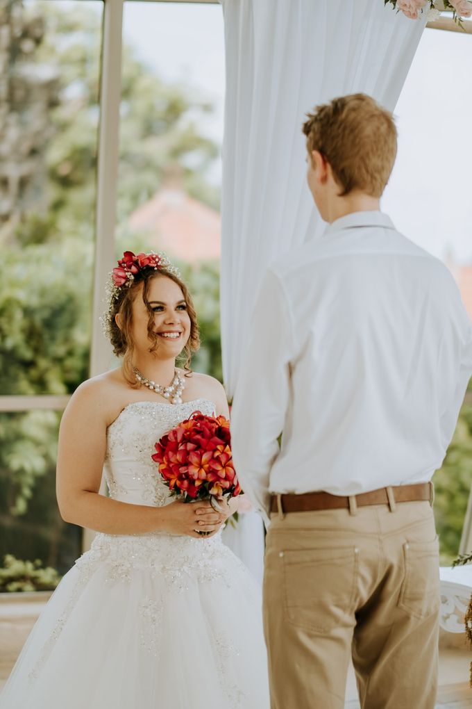 Kloe & Lochy's Wedding Celebration At Nusa Dua, Bali by Amora Bali Weddings - 018 Kloe & Lochy's Wedding Celebration At Nusa Dua, Bali by Amora Bali Weddings - 018
