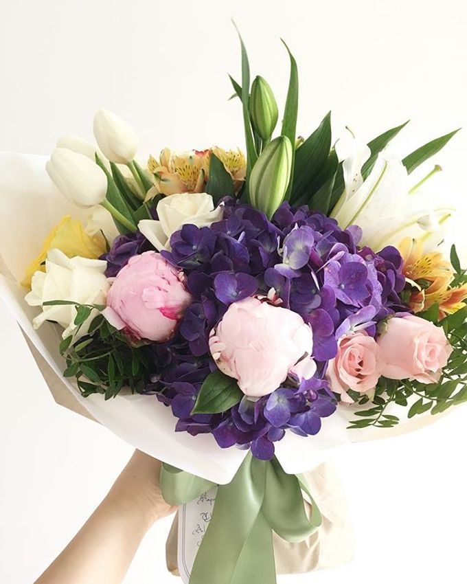Hand Bouquet - 2 by Angie Fior - 040 Hand Bouquet - 2 by Angie Fior - 040