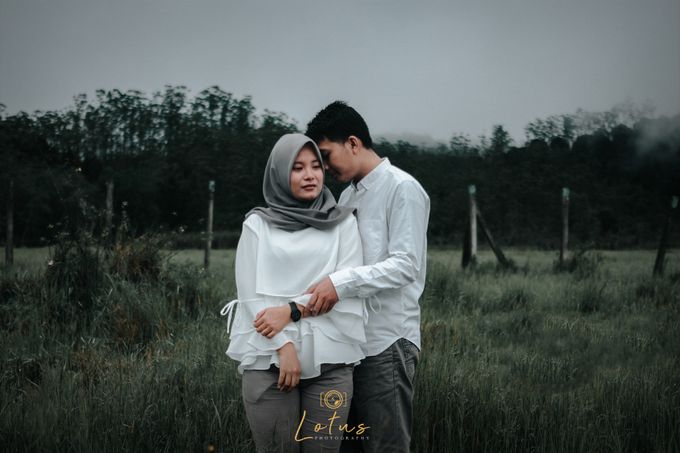 Prewedding Dessy & Fachri by Lotus Photography - 004 Prewedding Dessy & Fachri by Lotus Photography - 004