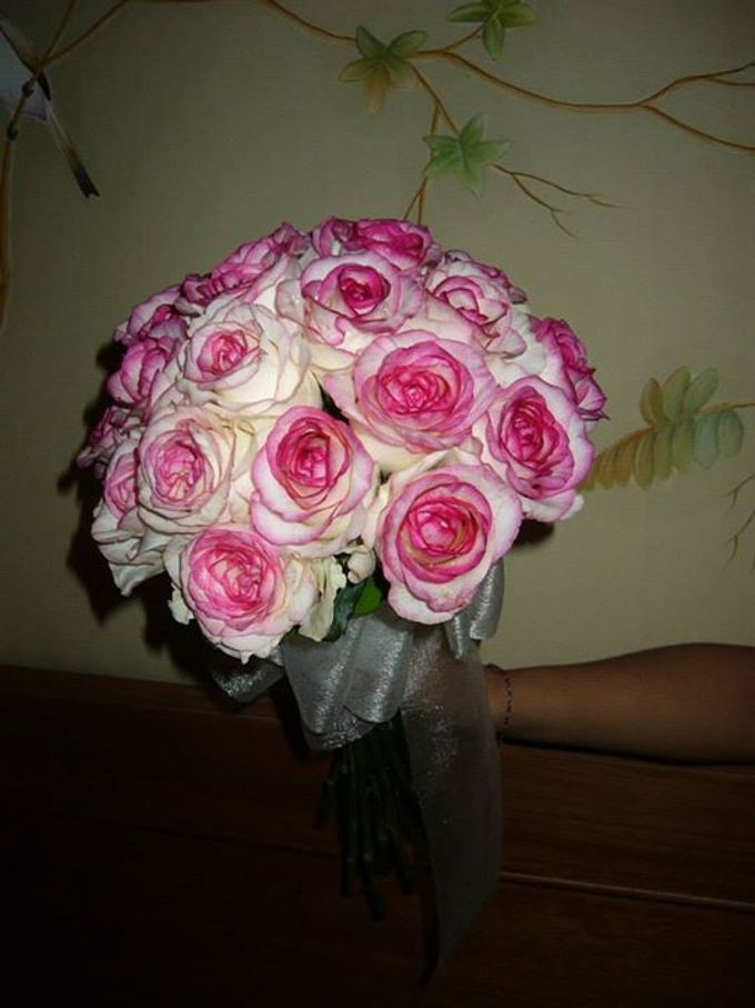 Hand Bouquet by d'Oasis Florist & Decoration - 017 Hand Bouquet by d'Oasis Florist & Decoration - 017