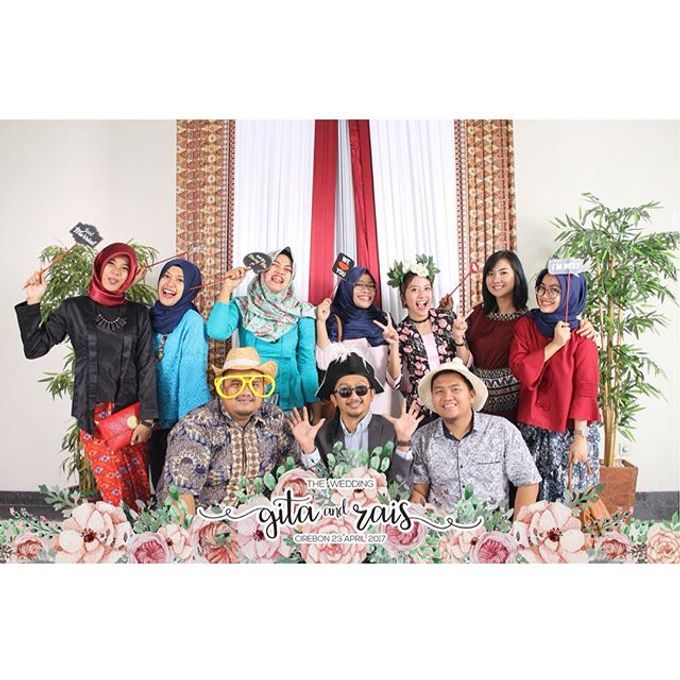 Photobooth Gita & Raish by Mad House Photography - 001 Photobooth Gita & Raish by Mad House Photography - 001