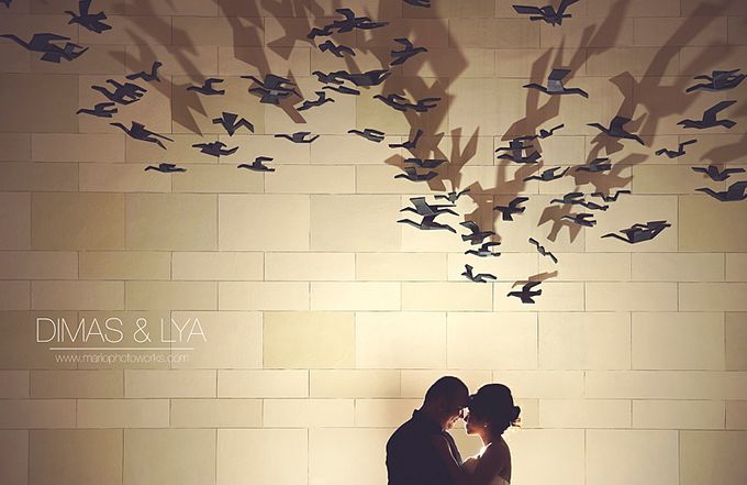 She Found Her Prince Charming | Prewedding of Dimas & Lia by Mario Photoworks - 001