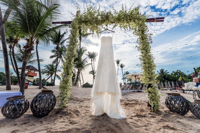 Beach Wedding at OLA Beach Club Sentosa by GrizzyPix Photography - 003