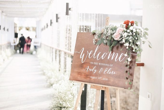 Rustic Meets Red and Soft Pink Flower Arrangements in this Beautiful Wedding by Elior Design - 008 Rustic Meets Red and Soft Pink Flower Arrangements in this Beautiful Wedding by Elior Design - 008