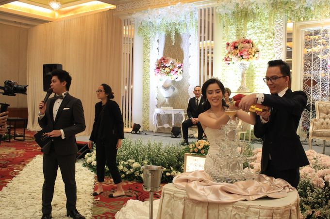 MC Wedding Red Top Hotel Jakarta - Anthony Stevven by Pelangi Cake - 009