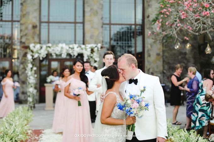 A classic Garden Wedding at Luminious Courtyard Amanusa by Yeanne and Team - 009