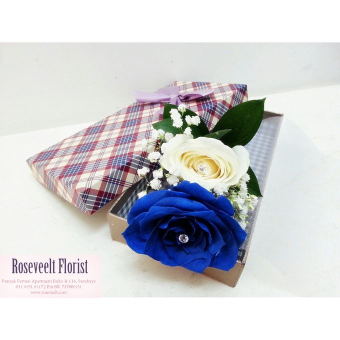 Flower in a Box Arrangement by Roseveelt Florist - 006 Flower in a Box Arrangement by Roseveelt Florist - 006