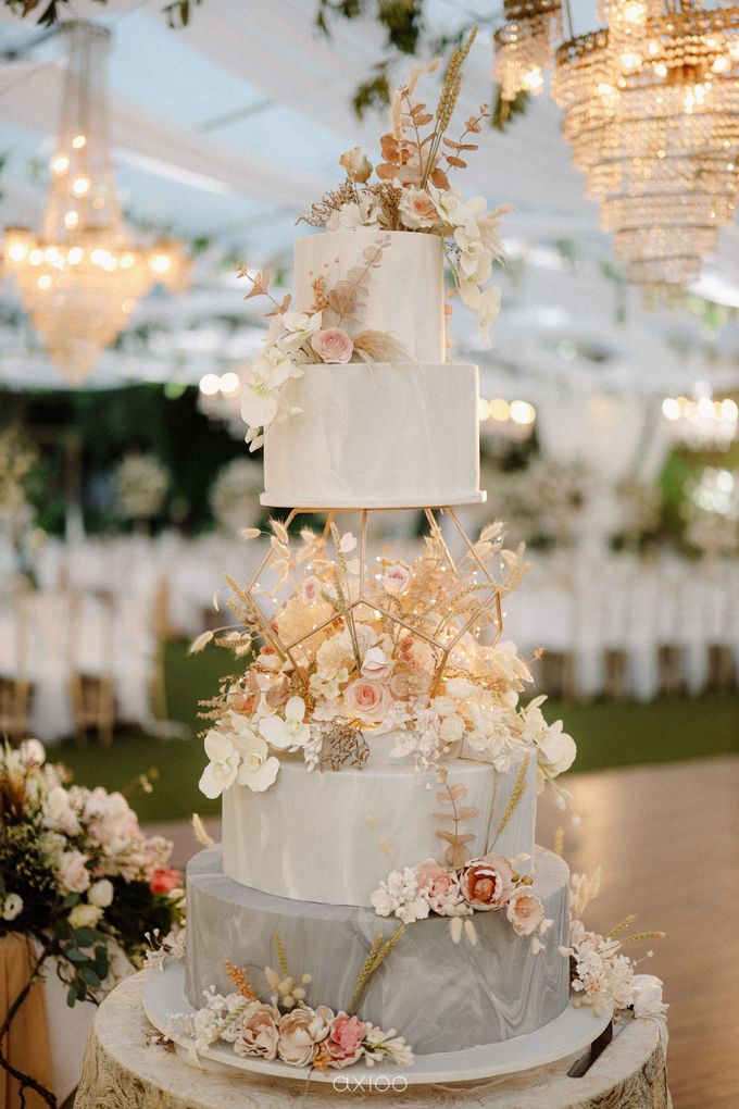 Antonio & Devina by LeNovelle Cake - 020 Antonio & Devina by LeNovelle Cake - 020