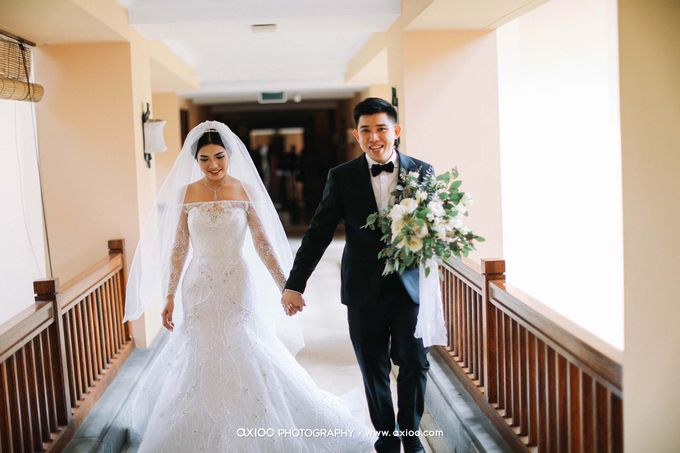 A Glorious Wedding Ceremony and Absolute OMG Clifftop Wedding Bali by MC RANI HARDJADINATA - 015 A Glorious Wedding Ceremony and Absolute OMG Clifftop Wedding Bali by MC RANI HARDJADINATA - 015