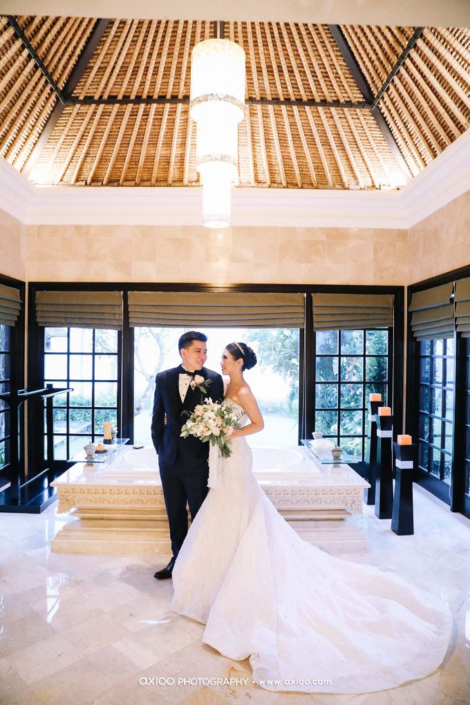 A Glorious Wedding Ceremony and Absolute OMG Clifftop Wedding Bali by MC RANI HARDJADINATA - 022 A Glorious Wedding Ceremony and Absolute OMG Clifftop Wedding Bali by MC RANI HARDJADINATA - 022