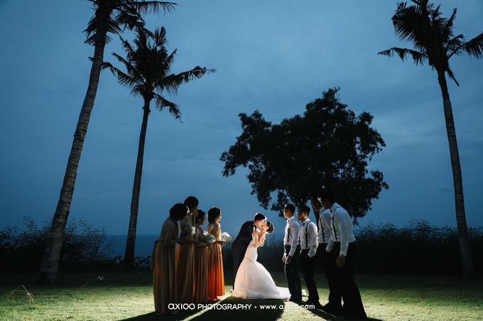 A Glorious Wedding Ceremony and Absolute OMG Clifftop Wedding Bali by MC RANI HARDJADINATA - 024