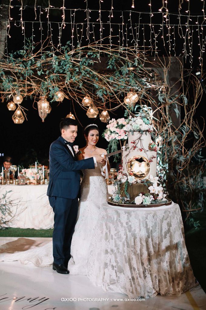 A Glorious Wedding Ceremony and Absolute OMG Clifftop Wedding Bali by MC RANI HARDJADINATA - 032 A Glorious Wedding Ceremony and Absolute OMG Clifftop Wedding Bali by MC RANI HARDJADINATA - 032