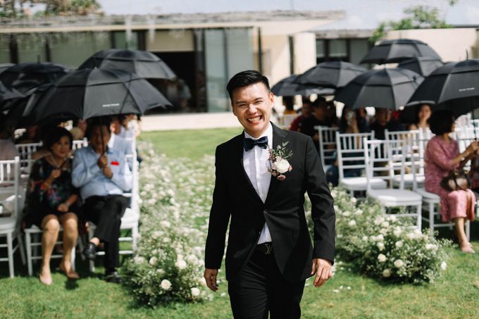 Intimate Natural Greenery Wedding at Alila Uluwatu Villa by Silverdust Decoration - 017 Intimate Natural Greenery Wedding at Alila Uluwatu Villa by Silverdust Decoration - 017