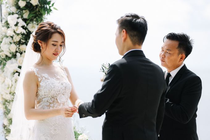 Intimate Natural Greenery Wedding at Alila Uluwatu Villa by Silverdust Decoration - 021 Intimate Natural Greenery Wedding at Alila Uluwatu Villa by Silverdust Decoration - 021