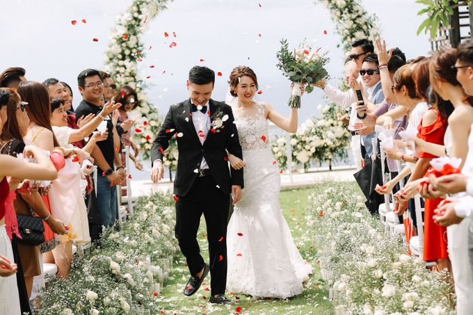 Intimate Natural Greenery Wedding at Alila Uluwatu Villa by Silverdust Decoration - 023 Intimate Natural Greenery Wedding at Alila Uluwatu Villa by Silverdust Decoration - 023