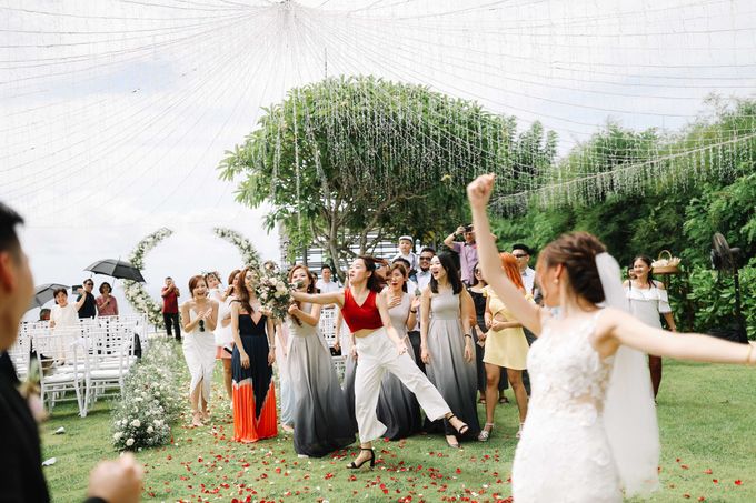 Intimate Natural Greenery Wedding at Alila Uluwatu Villa by Silverdust Decoration - 025 Intimate Natural Greenery Wedding at Alila Uluwatu Villa by Silverdust Decoration - 025