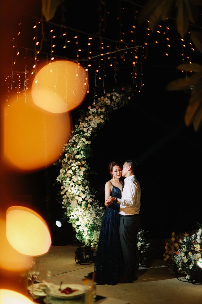 Intimate Natural Greenery Wedding at Alila Uluwatu Villa by Silverdust Decoration - 032 Intimate Natural Greenery Wedding at Alila Uluwatu Villa by Silverdust Decoration - 032