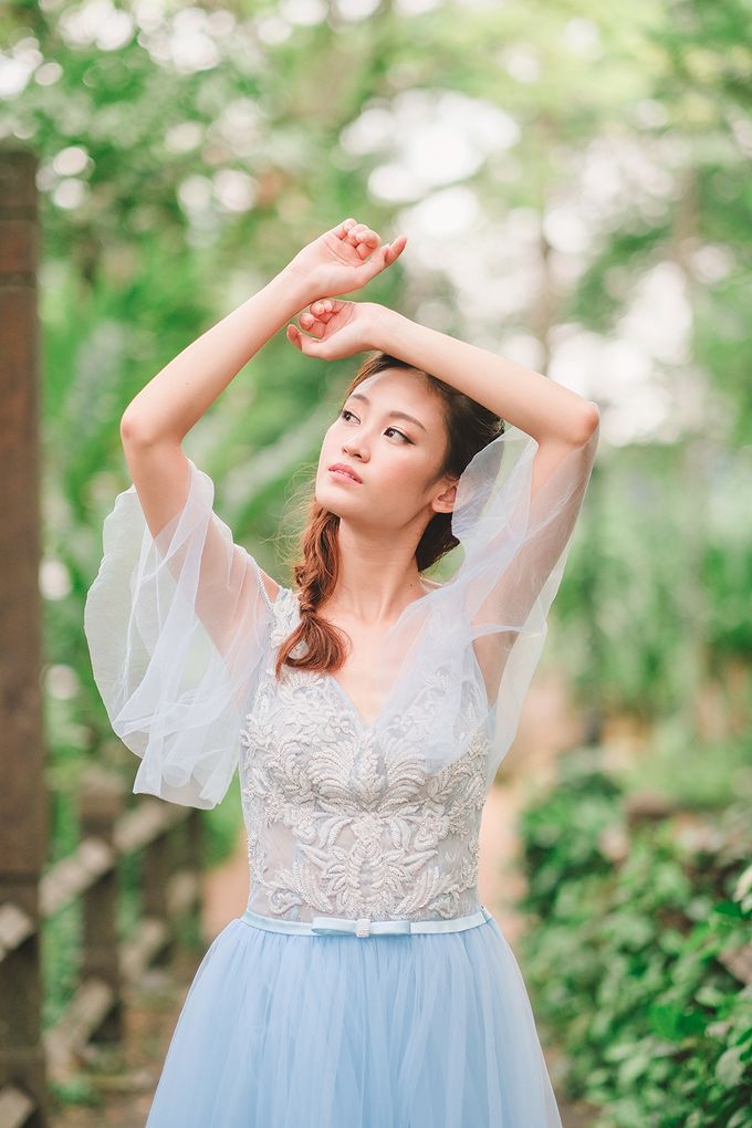 Wildflower Meadow Themed Bridal Shoot at Fort Canning Park by Jen's Obscura (aka Jchan Photography) - 006 Wildflower Meadow Themed Bridal Shoot at Fort Canning Park by Jen's Obscura (aka Jchan Photography) - 006