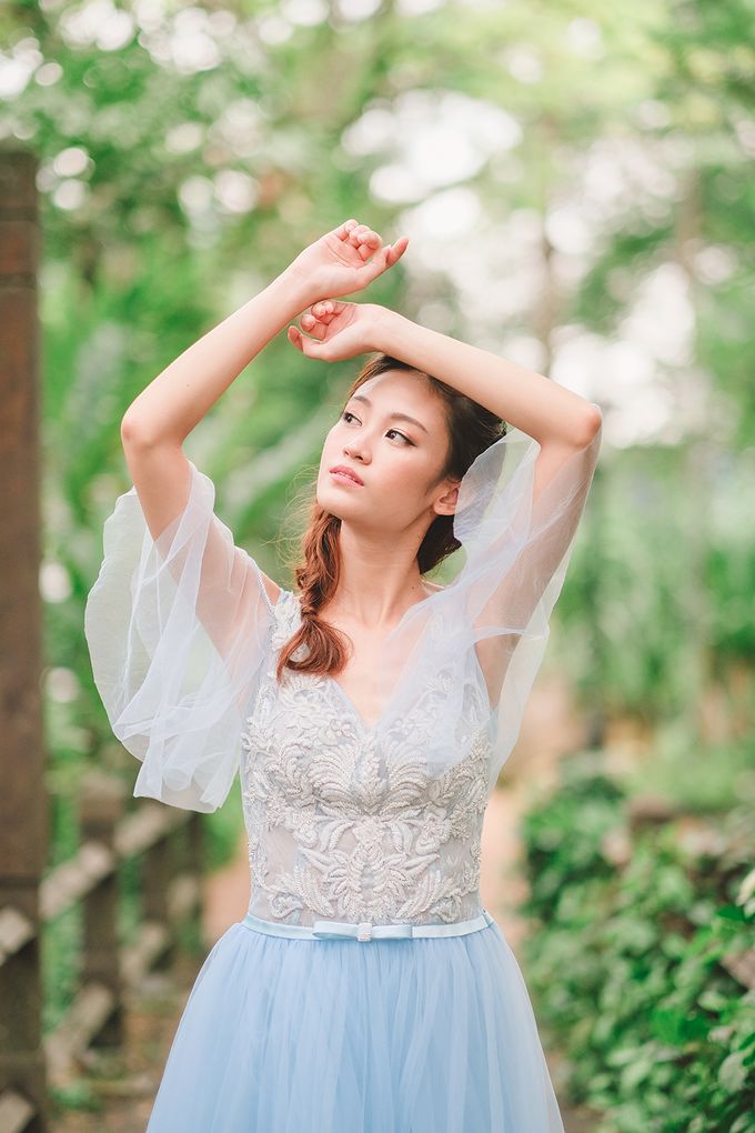 Wildflower Meadow Themed Bridal Shoot at Fort Canning Park by Jen's Obscura (aka Jchan Photography) - 006