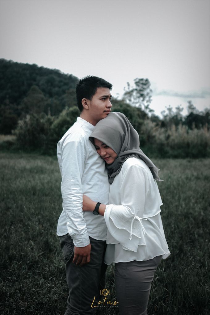 Prewedding Dessy & Fachri by Lotus Photography - 005 Prewedding Dessy & Fachri by Lotus Photography - 005