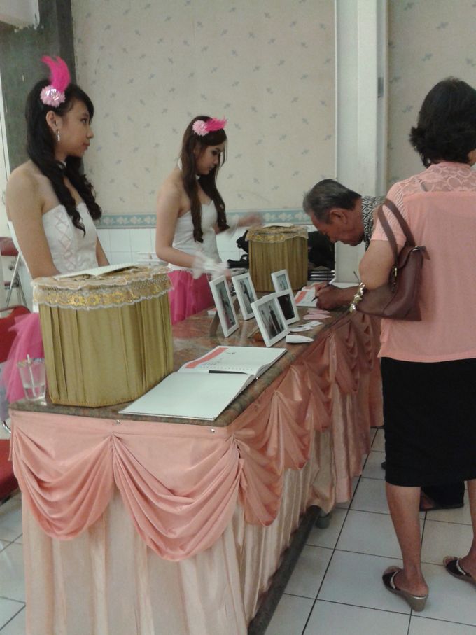 Penjaga angpao - usherette - penjaga meja tamu by Various Dance Enterprise - 019 Penjaga angpao - usherette - penjaga meja tamu by Various Dance Enterprise - 019