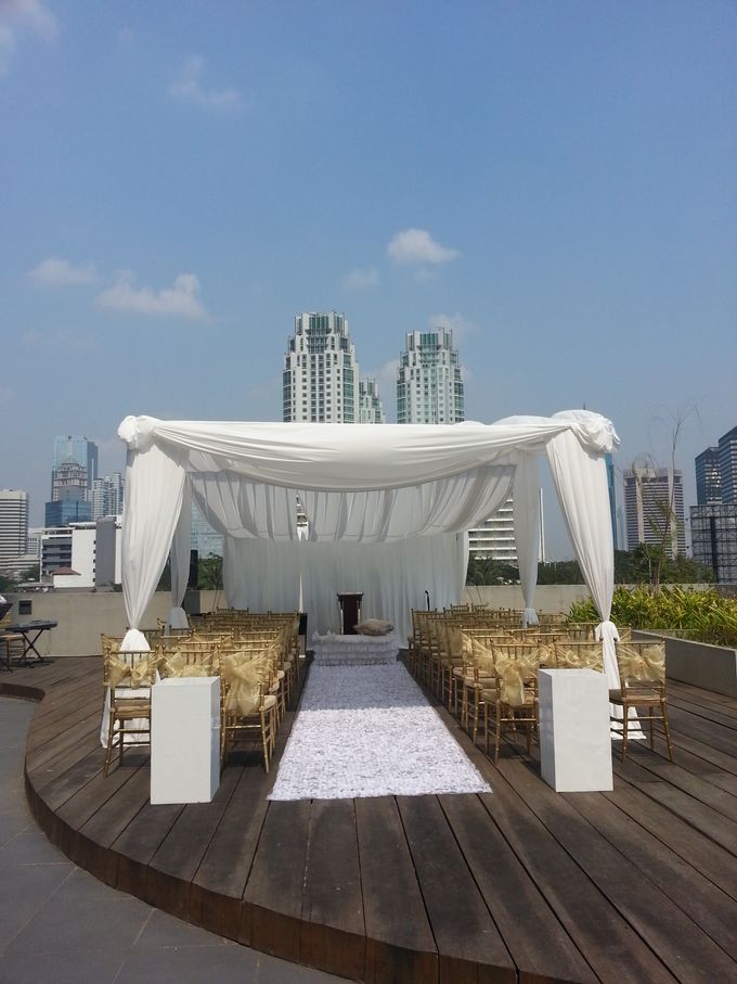 Weddings at our Rooftop Rool by Royal Kuningan Jakarta - 002 Weddings at our Rooftop Rool by Royal Kuningan Jakarta - 002
