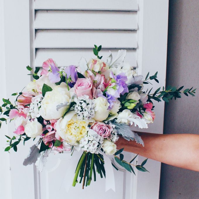 Bridal Bouquets by Ever & Blue Floral Design - 014 Bridal Bouquets by Ever & Blue Floral Design - 014