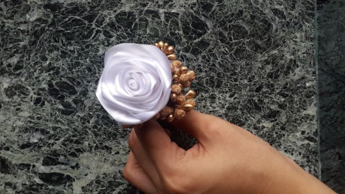 Single flower boutonniere by Letizia Wedding - 008 Single flower boutonniere by Letizia Wedding - 008