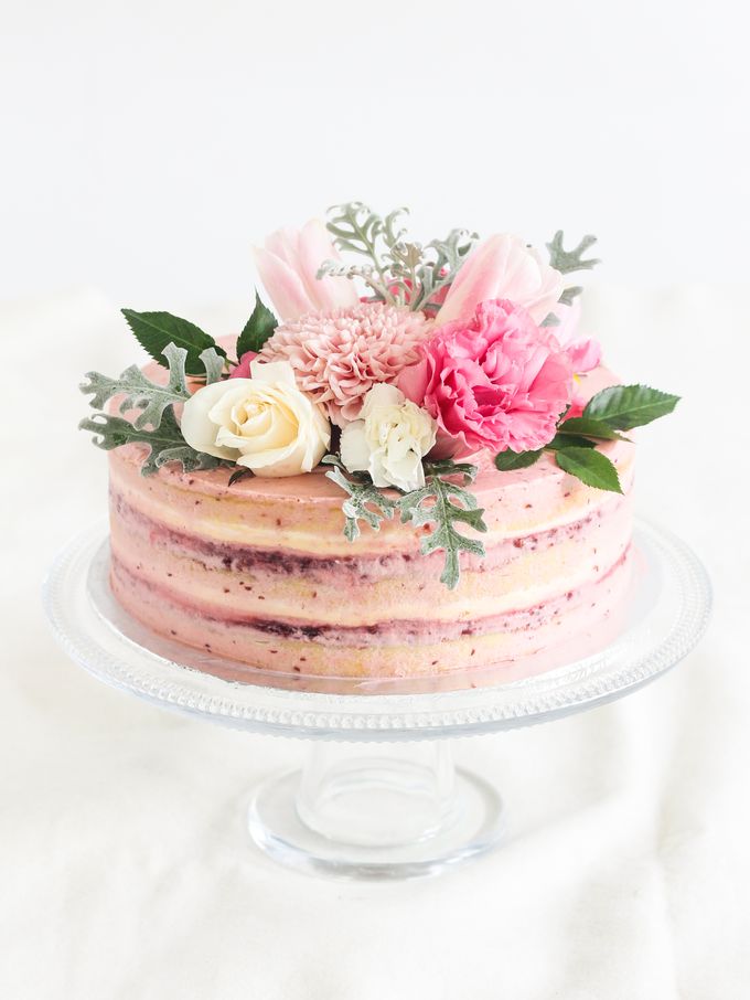 Party Cake - Semi Naked with Imported Flowers by Lareia Cake & Co. - 006 Party Cake - Semi Naked with Imported Flowers by Lareia Cake & Co. - 006